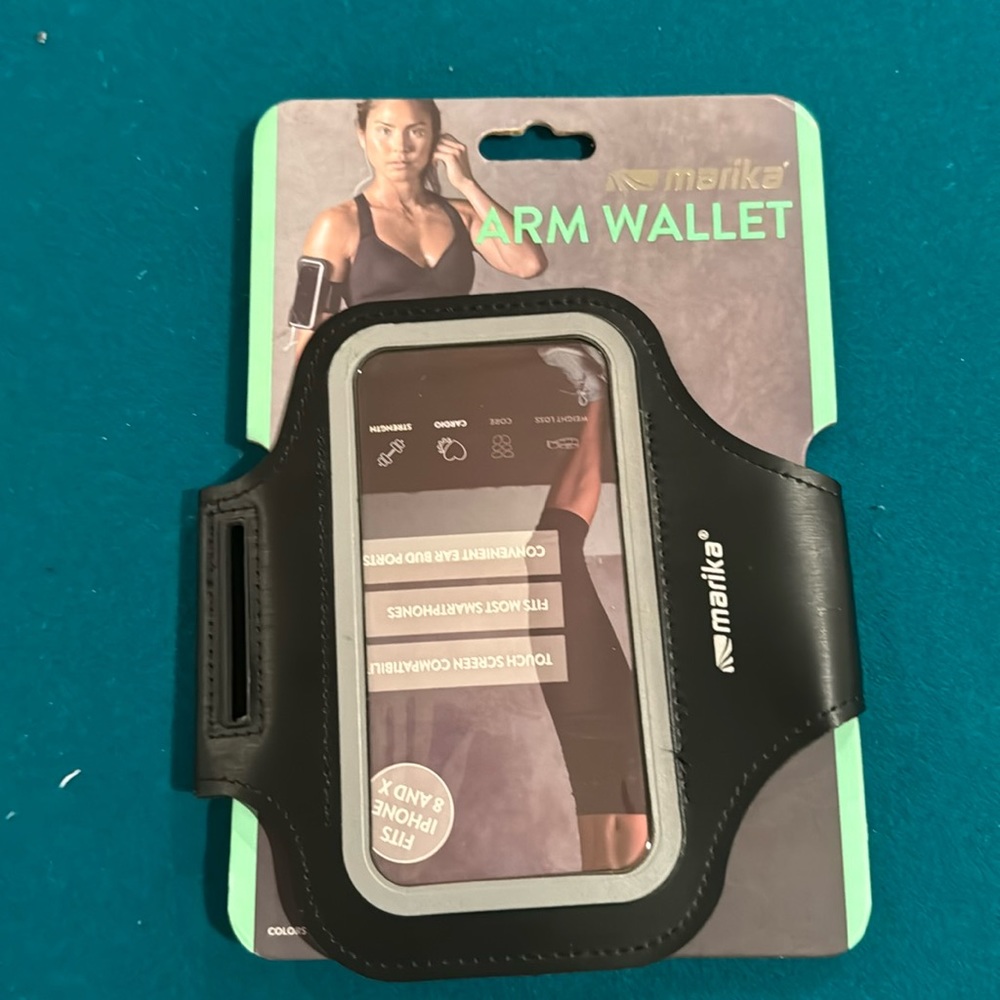 Arm wallet for phone